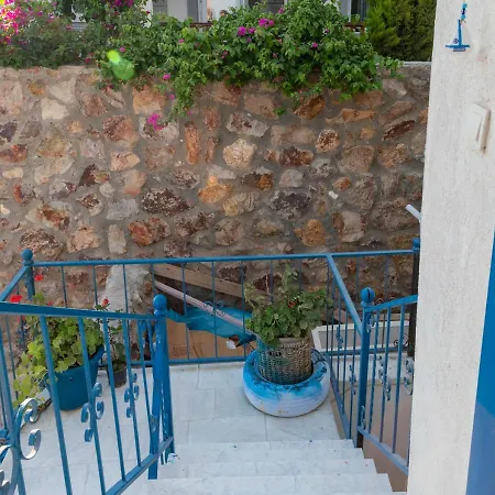 Splendid House With Garden In The Heart Of *